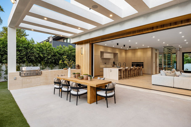 <h2>Outdoor Furniture</h2>